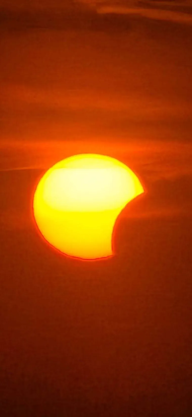 Pomrčina Sunca je izgledala spektakularno: Ovo su va&scaron;e fotografije koje ste nam slali iz cijele Hrvatske