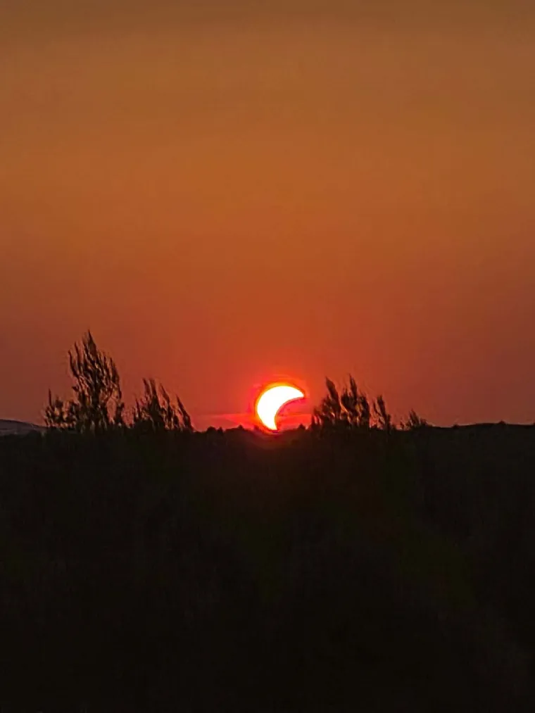 Pomrčina Sunca je izgledala spektakularno: Ovo su va&scaron;e fotografije koje ste nam slali iz cijele Hrvatske