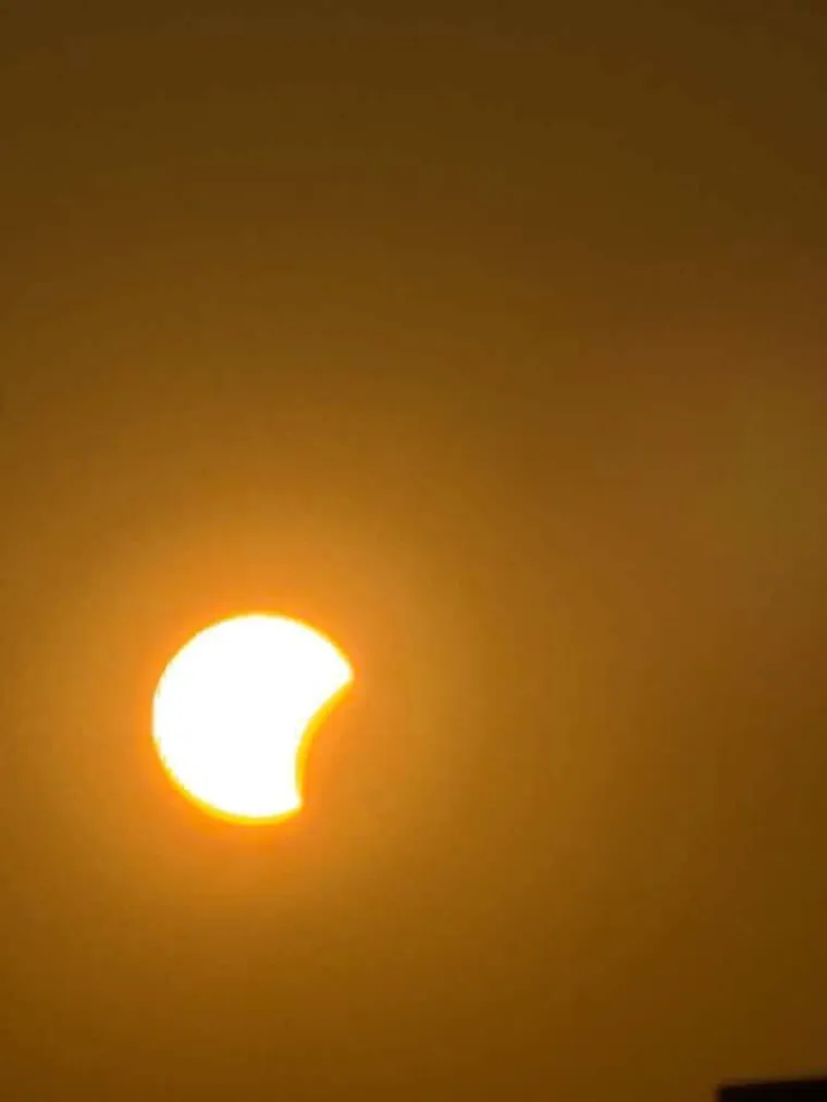 Pomrčina Sunca je izgledala spektakularno: Ovo su va&scaron;e fotografije koje ste nam slali iz cijele Hrvatske