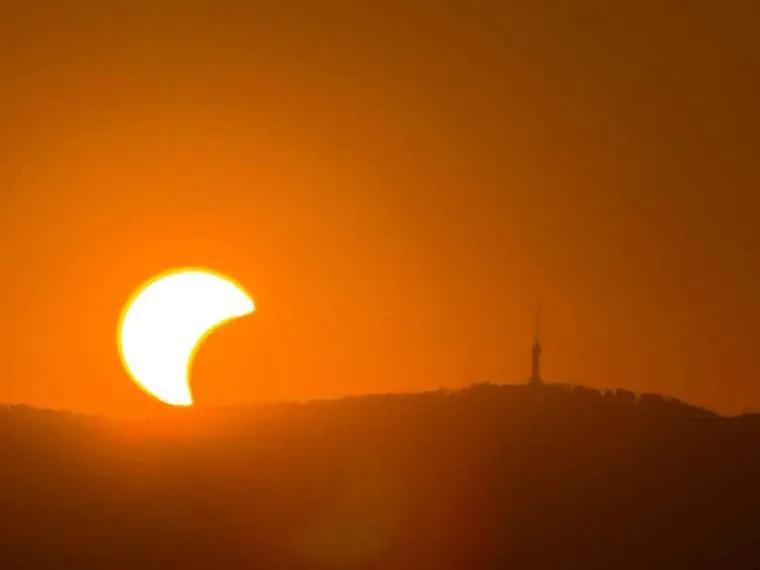 Pomrčina Sunca je izgledala spektakularno: Ovo su va&scaron;e fotografije koje ste nam slali iz cijele Hrvatske