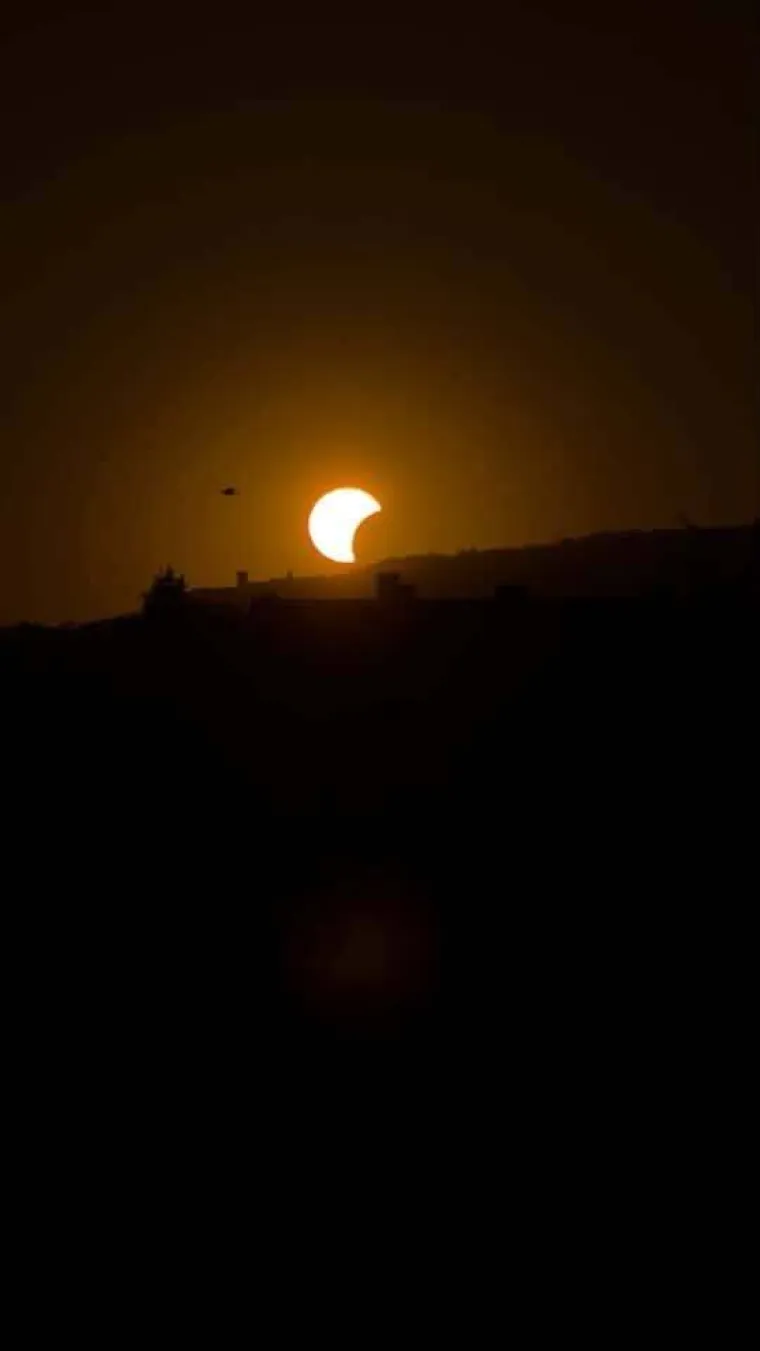 Pomrčina Sunca je izgledala spektakularno: Ovo su va&scaron;e fotografije koje ste nam slali iz cijele Hrvatske