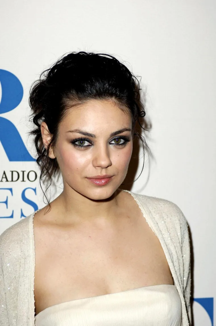 Zbog laži o godinama postala zvijezda: Zanosna Mila Kunis jo&scaron; uvijek ostavlja bez daha