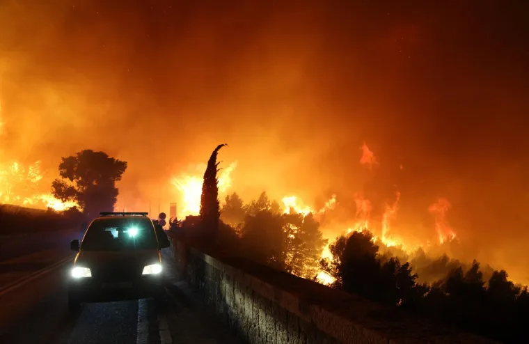 Ovako izgleda pakao: Pogledajte kako vatra guta sve pred sobom