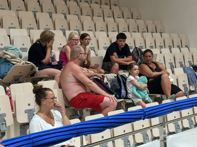 Ovo su prizori iz vatrene noći: Omi&scaron; u dimu i plamenu, vatra se nezaustavljivo &scaron;iri