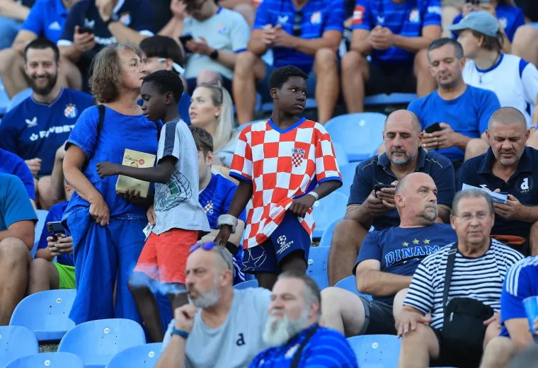 Pogledajte tko je sve sjedio u loži Maksimira: Jedan navijač u hrvatskom dresu odvukao je pažnju