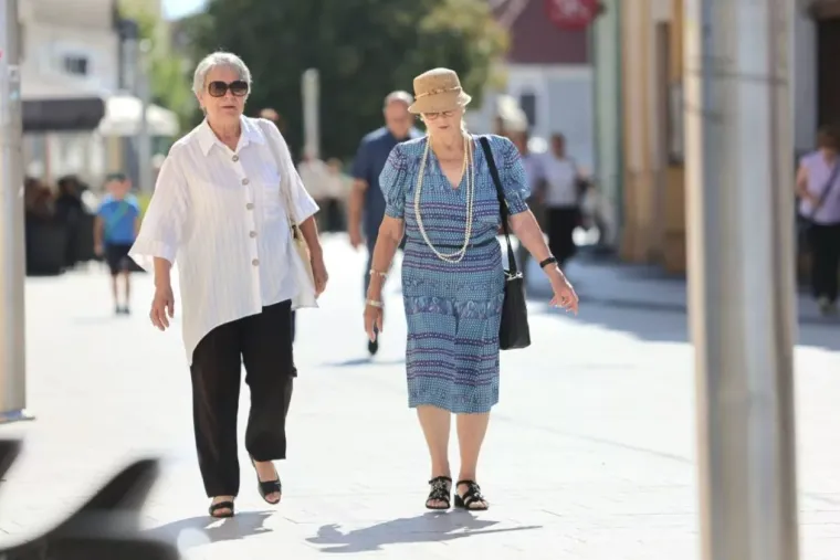 Ona je danas privukla najvi&scaron;e pogleda u Međimurju: Djevojka na biciklu očarala prolaznike