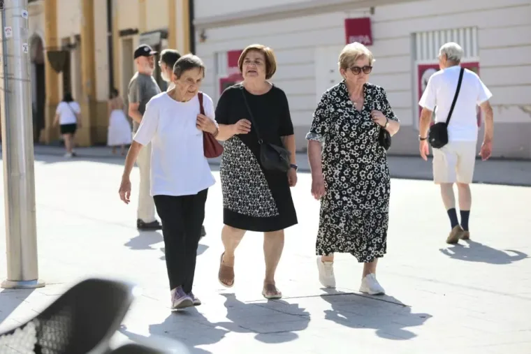 Ona je danas privukla najvi&scaron;e pogleda u Međimurju: Djevojka na biciklu očarala prolaznike