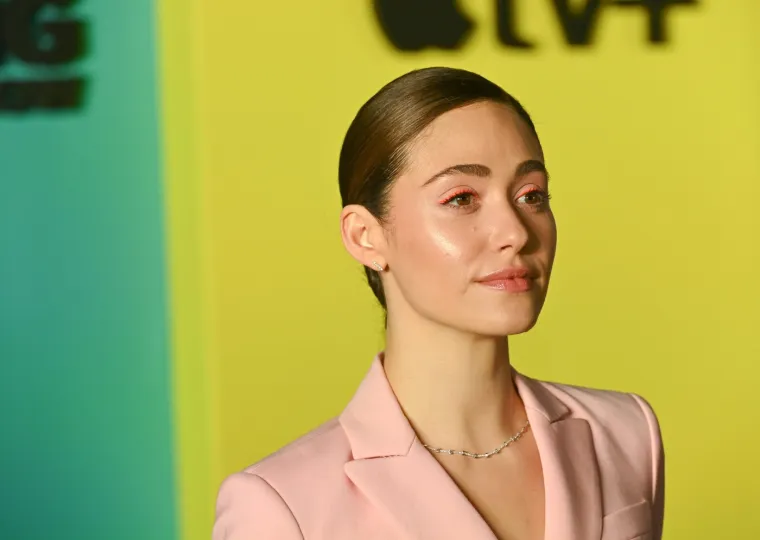 Glumila zapu&scaron;tenu buntovnicu, a izvan kamera obara s nogu: Kako se mijenjala fatalna Emmy Rossum