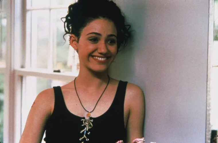 Glumila zapu&scaron;tenu buntovnicu, a izvan kamera obara s nogu: Kako se mijenjala fatalna Emmy Rossum