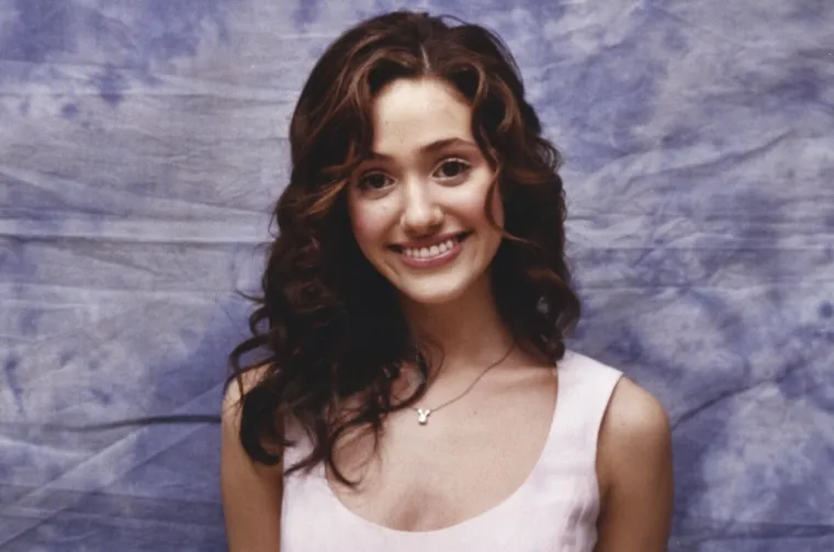 Glumila zapu&scaron;tenu buntovnicu, a izvan kamera obara s nogu: Kako se mijenjala fatalna Emmy Rossum