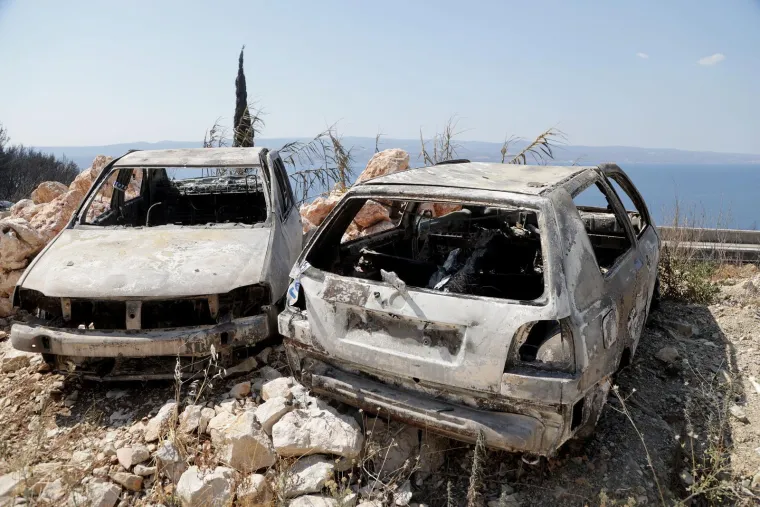 Požar ih pretvorio u olupine, stavili ih sve na hrpu: Pogledajte prizore koji ostavljaju bez riječi