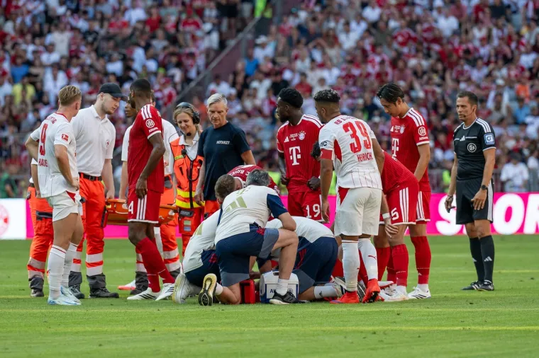 Zvijezda Bayerna sru&scaron;ila se, Allianz Arena zanijemila: &Scaron;okantne scene drame, straha i panike
