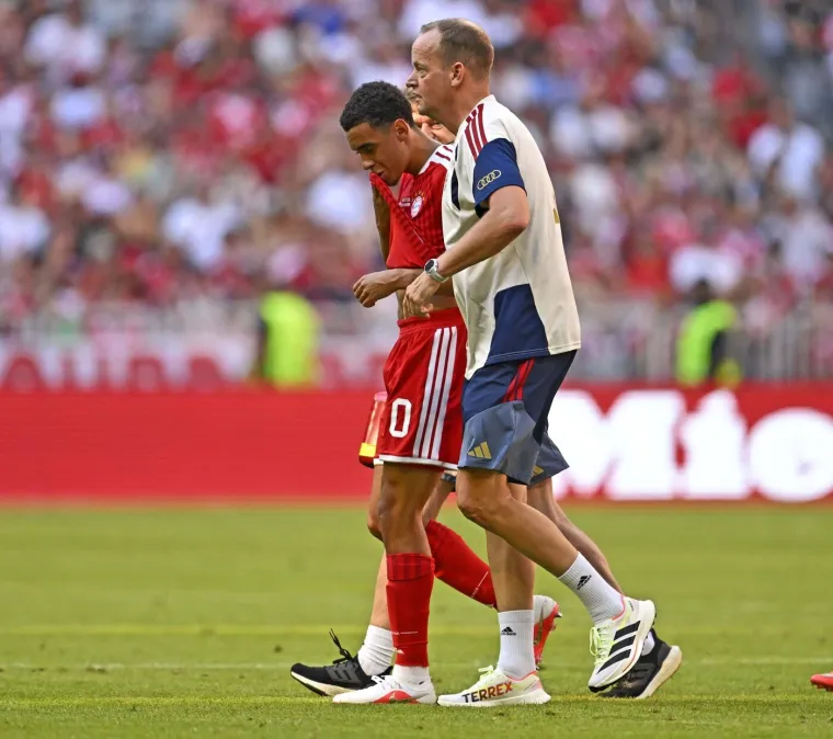 Zvijezda Bayerna sru&scaron;ila se, Allianz Arena zanijemila: &Scaron;okantne scene drame, straha i panike