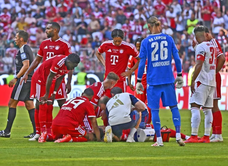 Zvijezda Bayerna sru&scaron;ila se, Allianz Arena zanijemila: &Scaron;okantne scene drame, straha i panike
