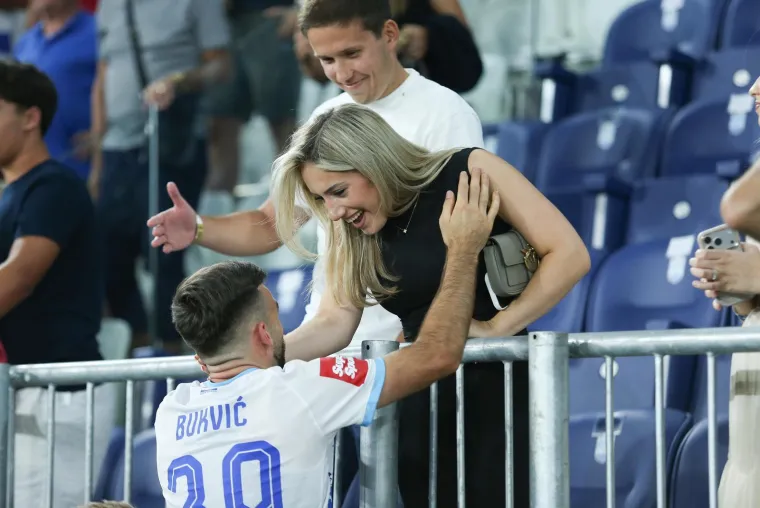 Tribine na Opusu pune: Evo koje 'lege i legice' su bile na utakmici, pažnju privukla plavu&scaron;a