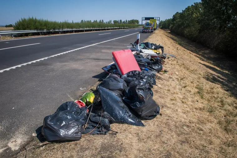 Stravični prizori s autoceste: Ovo je ostalo od 'autobusa smrti' u Mađarskoj, 12 ljudi je poginulo