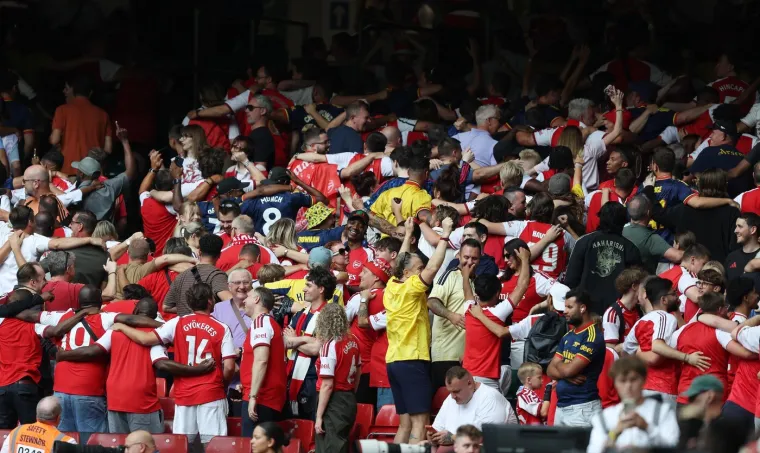 Dvije navijačice gledale lo&scaron; dan u 'uredu' Kove i Gvardiola: Je li to prokletstvo za Arsenal?