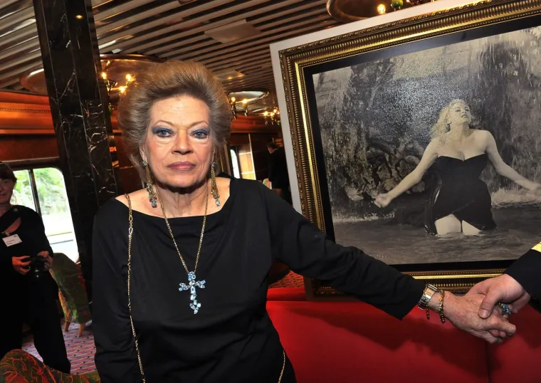Zvali su je Ledena plavu&scaron;a, a paparazze je gađala lukom i strijelom: Tko je bila Anita Ekberg?