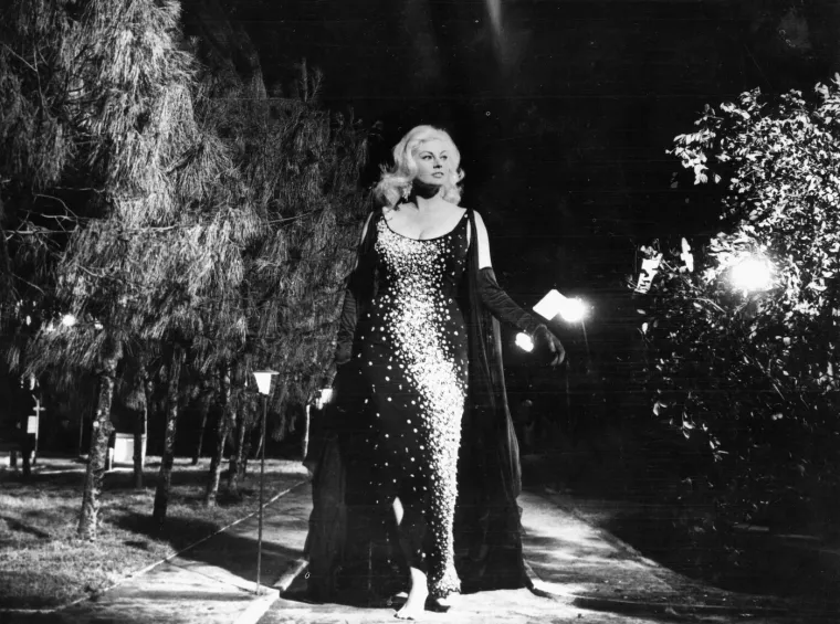 Zvali su je Ledena plavu&scaron;a, a paparazze je gađala lukom i strijelom: Tko je bila Anita Ekberg?