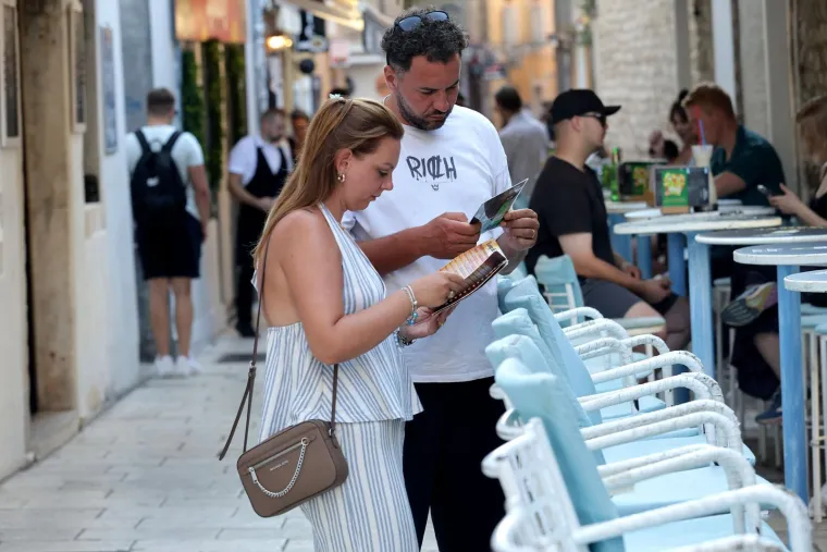 Glave su se same okretale: Zadar pun ljepotica, pogledajte tko je sve mamio poglede