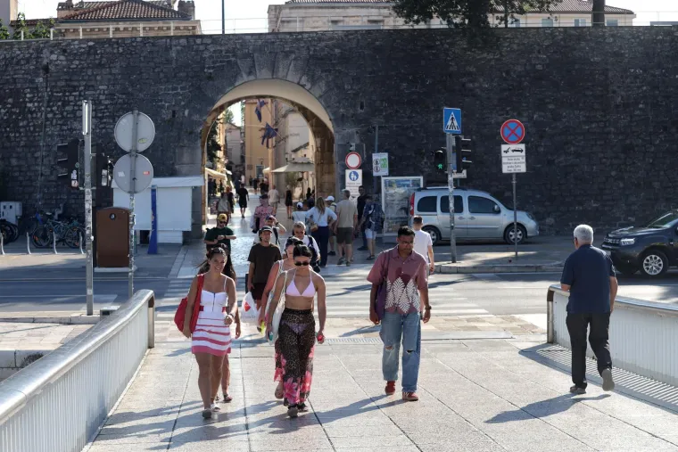 Glave su se same okretale: Zadar pun ljepotica, pogledajte tko je sve mamio poglede