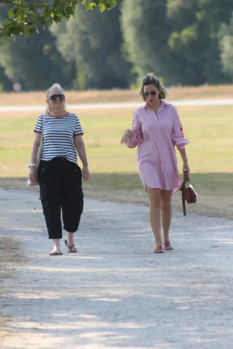 Ružičasta mini haljina bila je pun pogodak: Plavu&scaron;a na Dravi nije mogla proći nezapaženo