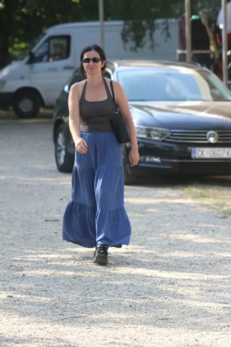 Ružičasta mini haljina bila je pun pogodak: Plavu&scaron;a na Dravi nije mogla proći nezapaženo