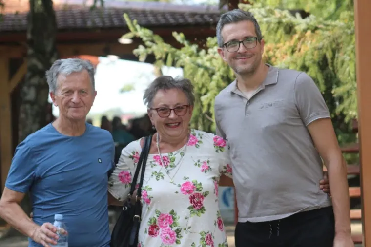Ružičasta mini haljina bila je pun pogodak: Plavu&scaron;a na Dravi nije mogla proći nezapaženo