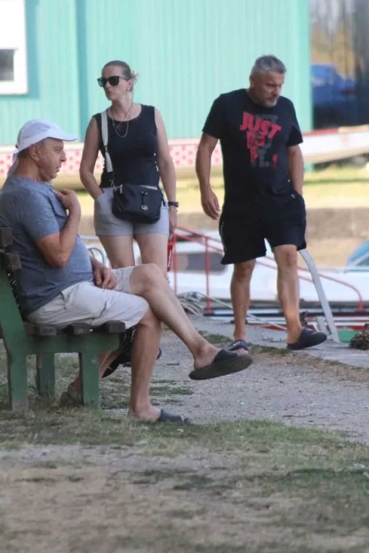Ružičasta mini haljina bila je pun pogodak: Plavu&scaron;a na Dravi nije mogla proći nezapaženo