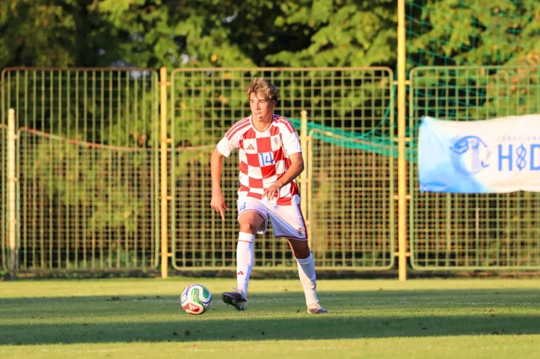 Mladi Vatreni nosili novi Adidas dres: Evo kako točno izgleda! Drugačiji je od onog koji je 'procurio'