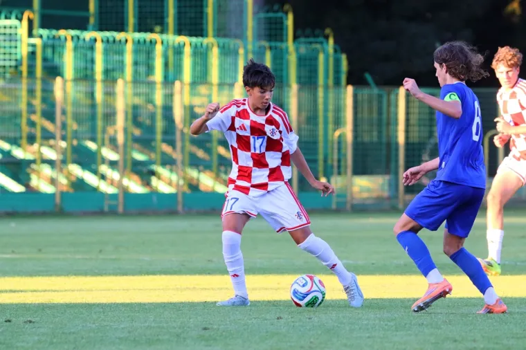 Mladi Vatreni nosili novi Adidas dres: Evo kako točno izgleda! Drugačiji je od onog koji je 'procurio'