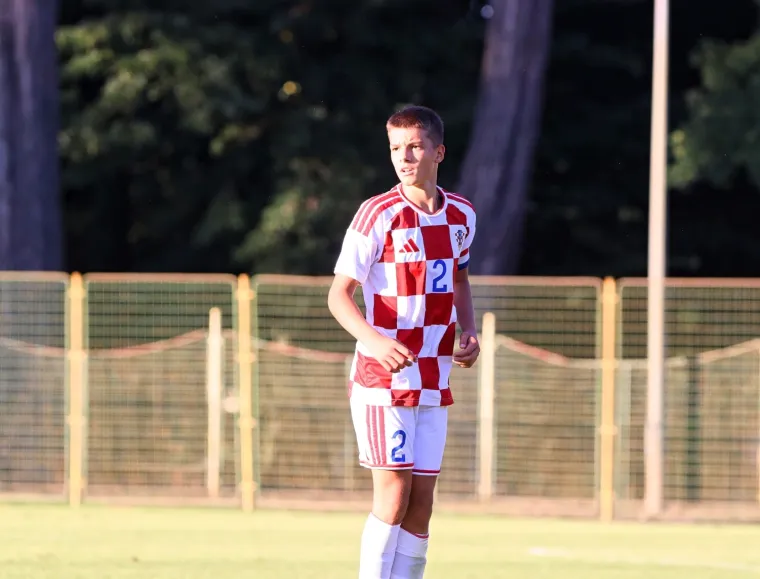 Mladi Vatreni nosili novi Adidas dres: Evo kako točno izgleda! Drugačiji je od onog koji je 'procurio'