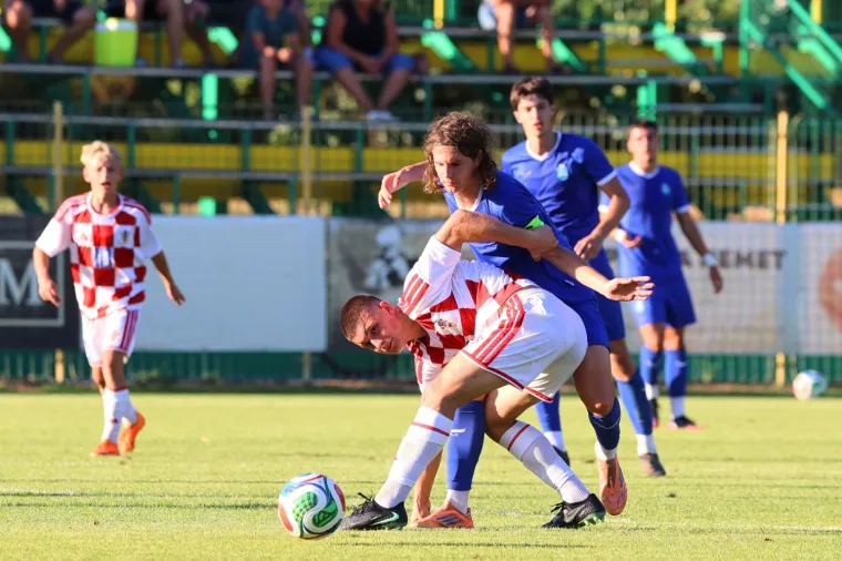 Mladi Vatreni nosili novi Adidas dres: Evo kako točno izgleda! Drugačiji je od onog koji je 'procurio'