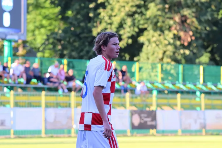 Mladi Vatreni nosili novi Adidas dres: Evo kako točno izgleda! Drugačiji je od onog koji je 'procurio'
