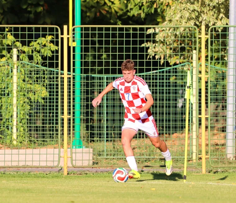 Mladi Vatreni nosili novi Adidas dres: Evo kako točno izgleda! Drugačiji je od onog koji je 'procurio'
