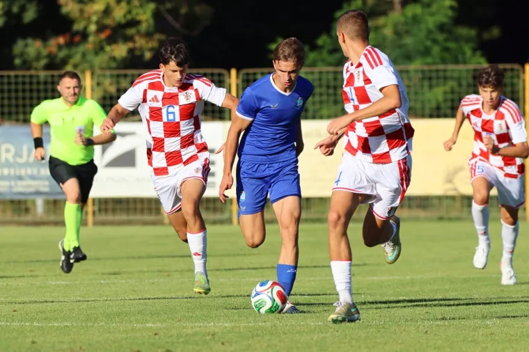 Mladi Vatreni nosili novi Adidas dres: Evo kako točno izgleda! Drugačiji je od onog koji je 'procurio'