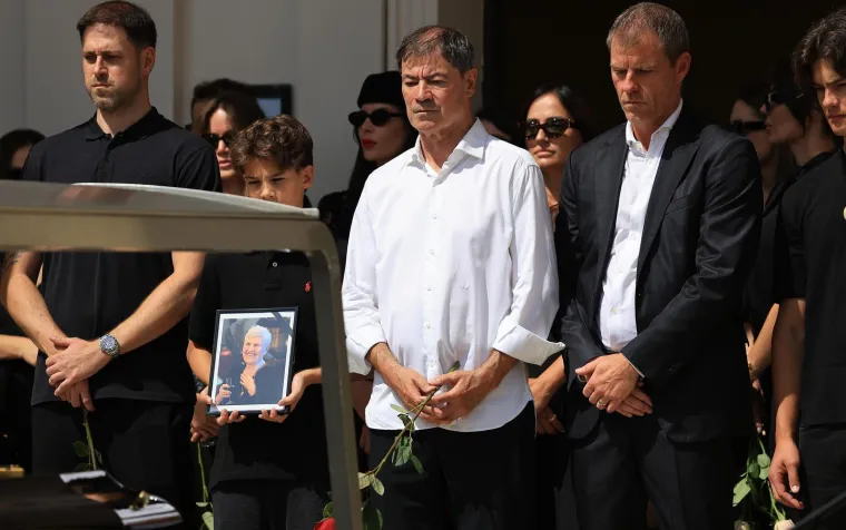 Svi su stigli na Mirogoj: Pogledajte tko je do&scaron;ao na posljednji ispraćaj majke Zdravka Mamića