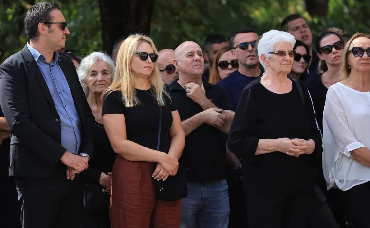 Svi su stigli na Mirogoj: Pogledajte tko je do&scaron;ao na posljednji ispraćaj majke Zdravka Mamića