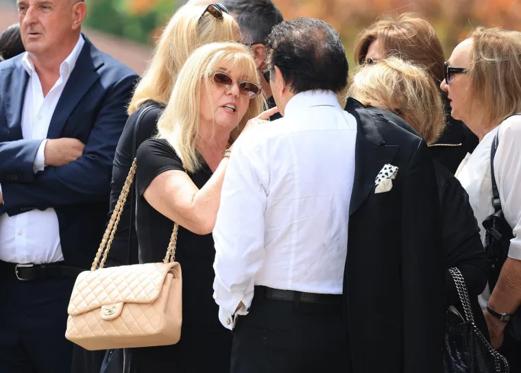Svi su stigli na Mirogoj: Pogledajte tko je do&scaron;ao na posljednji ispraćaj majke Zdravka Mamića