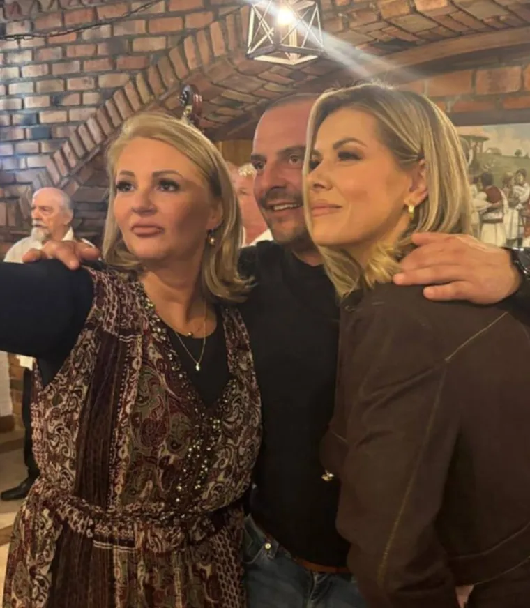 Gledali smo kako među njima frcaju iskre, a sada je kraj: Prisjetite se njihove ljubavne priče