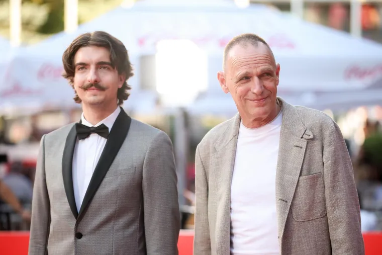 Goran Vi&scaron;njić bok uz bok Woodyju Harrelsonu, zvjezdana postava okupirala crveni tepih