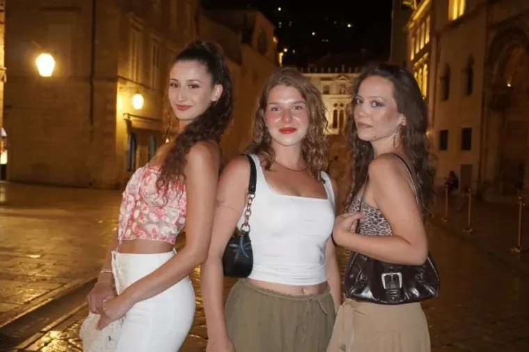 Stradunom su se pro&scaron;etale prave ljepotice: Izdvojili smo 30 fotografija koje morate vidjeti