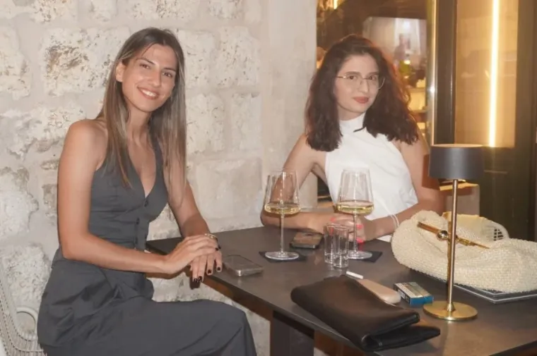 Stradunom su se pro&scaron;etale prave ljepotice: Izdvojili smo 30 fotografija koje morate vidjeti
