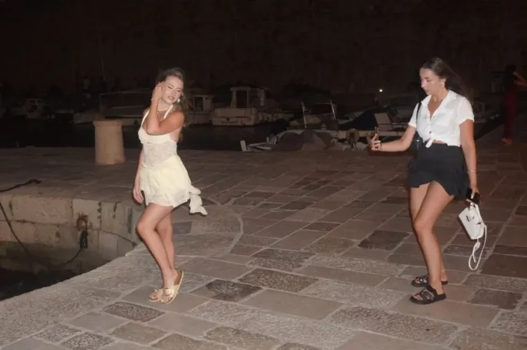 Stradunom su se pro&scaron;etale prave ljepotice: Izdvojili smo 30 fotografija koje morate vidjeti