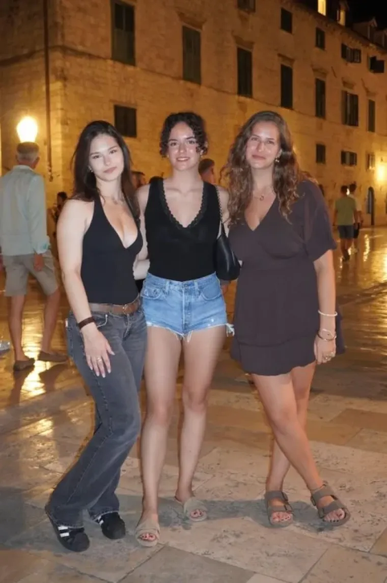 Stradunom su se pro&scaron;etale prave ljepotice: Izdvojili smo 30 fotografija koje morate vidjeti