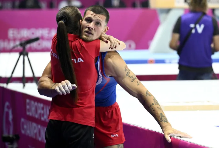 Evo za&scaron;to su Zagrepčanke ostale bez daha: Isklesani gimnastičari očarali akrobacijama