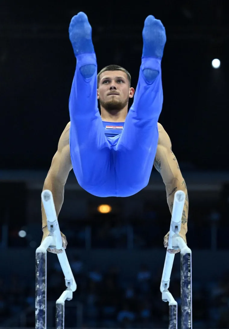 Evo za&scaron;to su Zagrepčanke ostale bez daha: Isklesani gimnastičari očarali akrobacijama