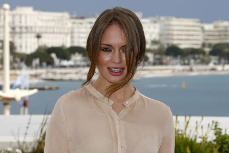 Znate li tko je Laura Haddock? Iza nježnog lica ove povučene ljepotice krije se buran život