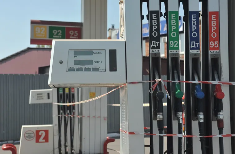 Benzinske postaje polako presu&scaron;uju: Kriza stigla i do Moskve, pogledajte prizore