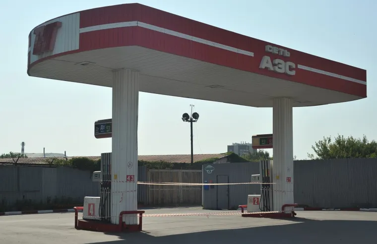 Benzinske postaje polako presu&scaron;uju: Kriza stigla i do Moskve, pogledajte prizore